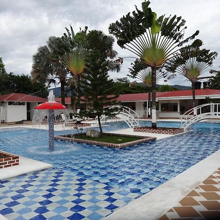 Centro Vacacional & Hotel Campestre Lago Center Aguazul Kültér fotó