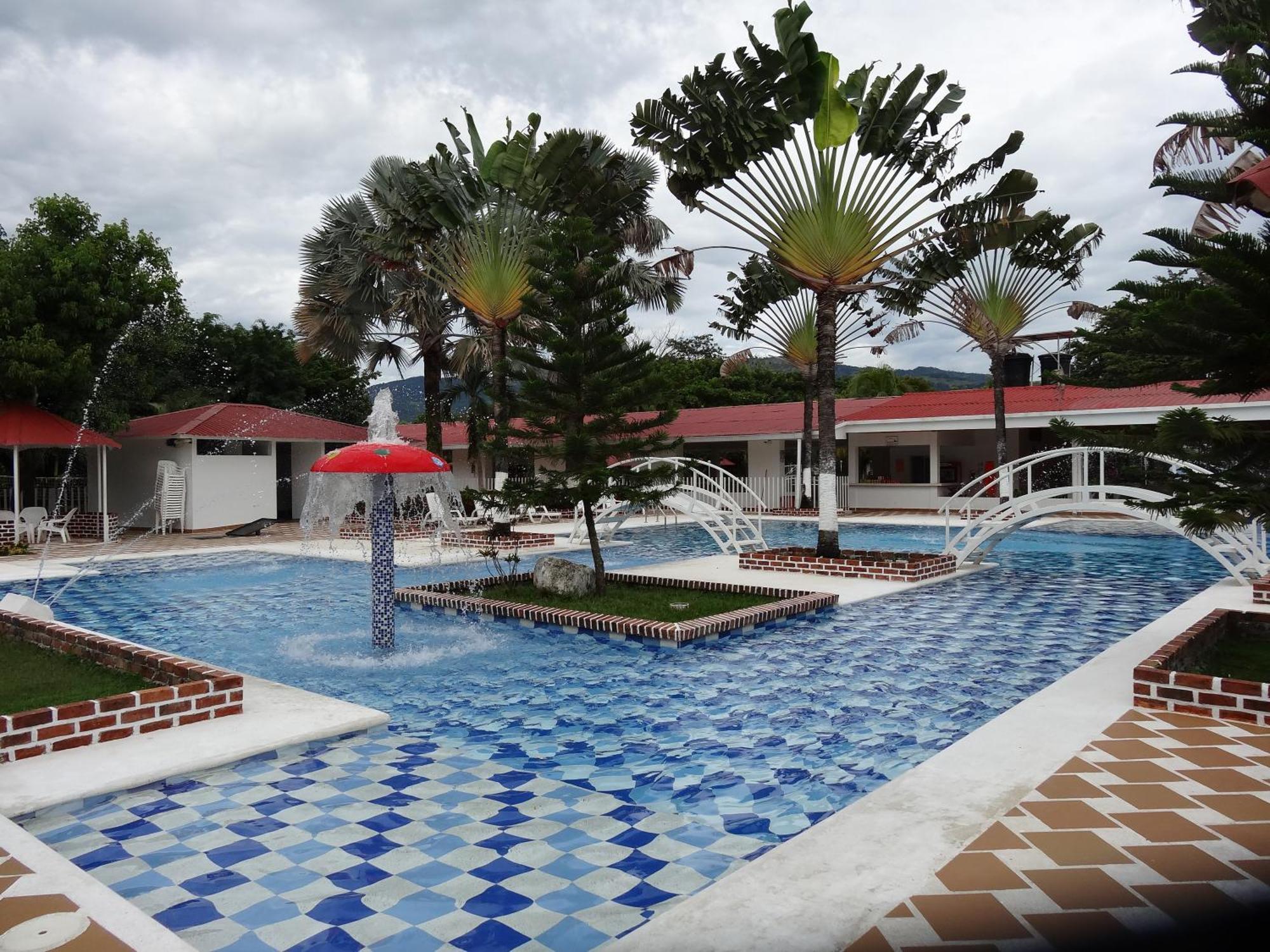 Centro Vacacional & Hotel Campestre Lago Center Aguazul Kültér fotó